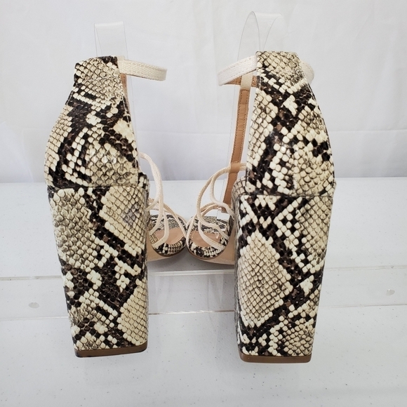 Shoedazzle Belva Strappy Block Heel Sandal Size 10 Snake Print Square Toe - Picture 4 of 13